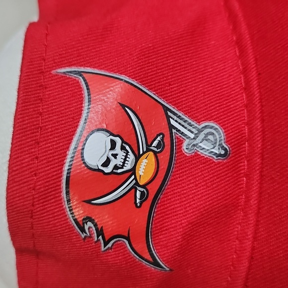 💖💖💖NFL Tampa Bay Bucs Red visor Raymond James - Picture 3 of 10